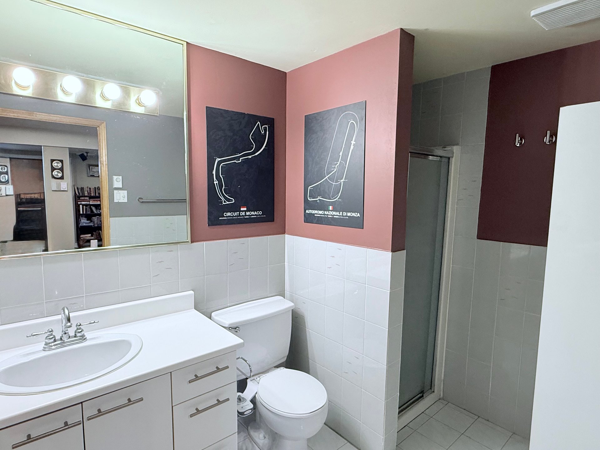 Salle de bain complète au sous sol