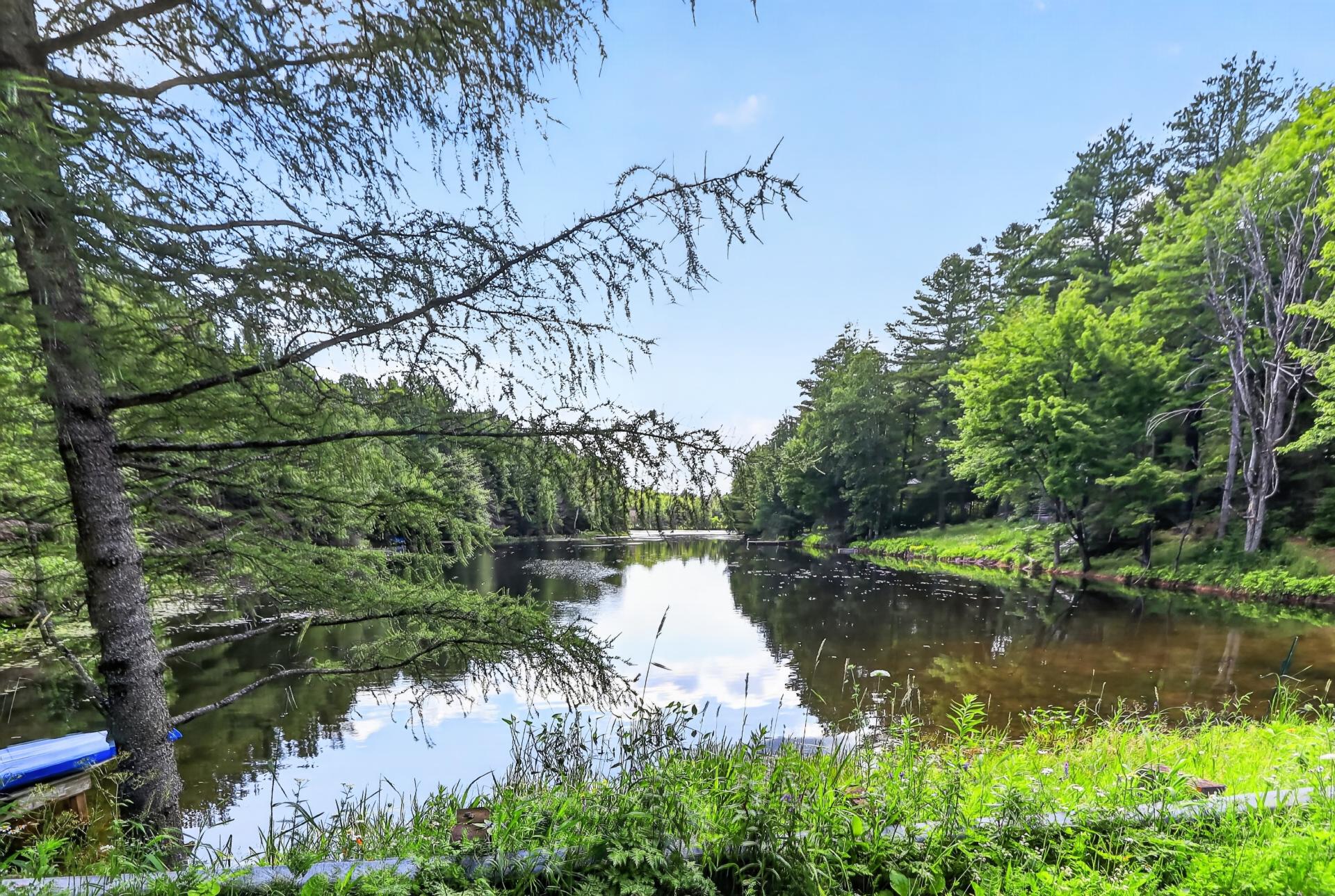 Accès au plan d'eau