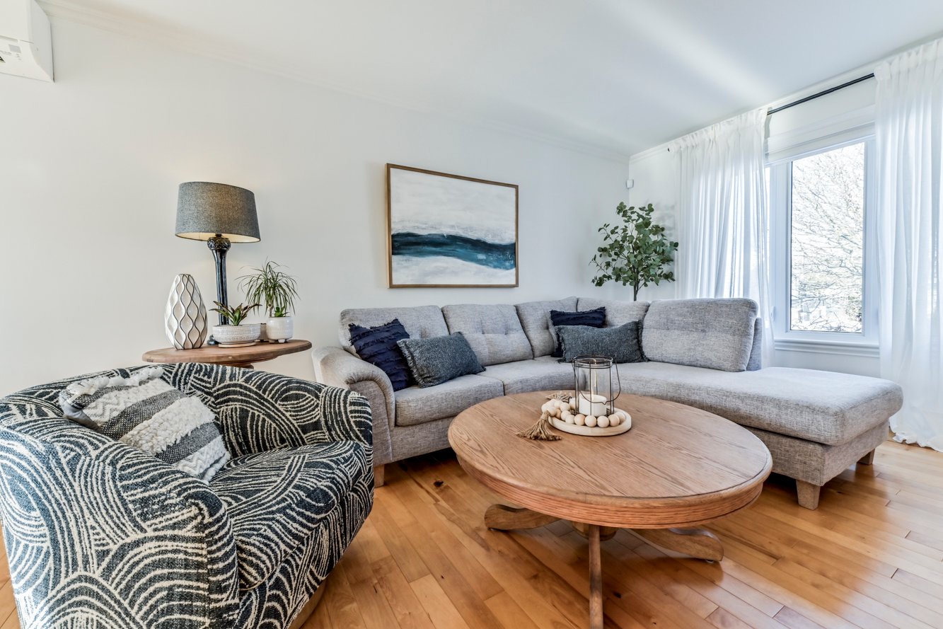 Grande fenêtre à l'avant