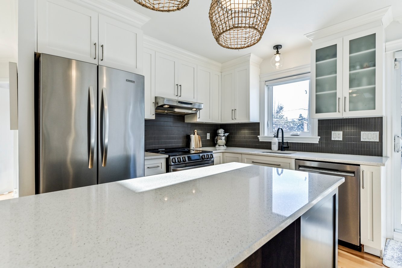 Armoires de qualité en bois (érable) & dosseret