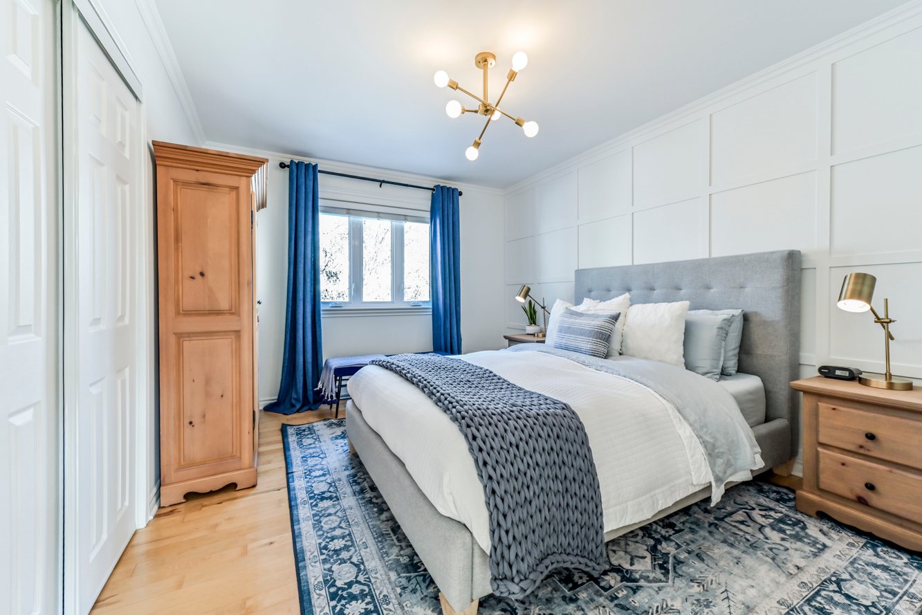 Belle pièce spacieuse