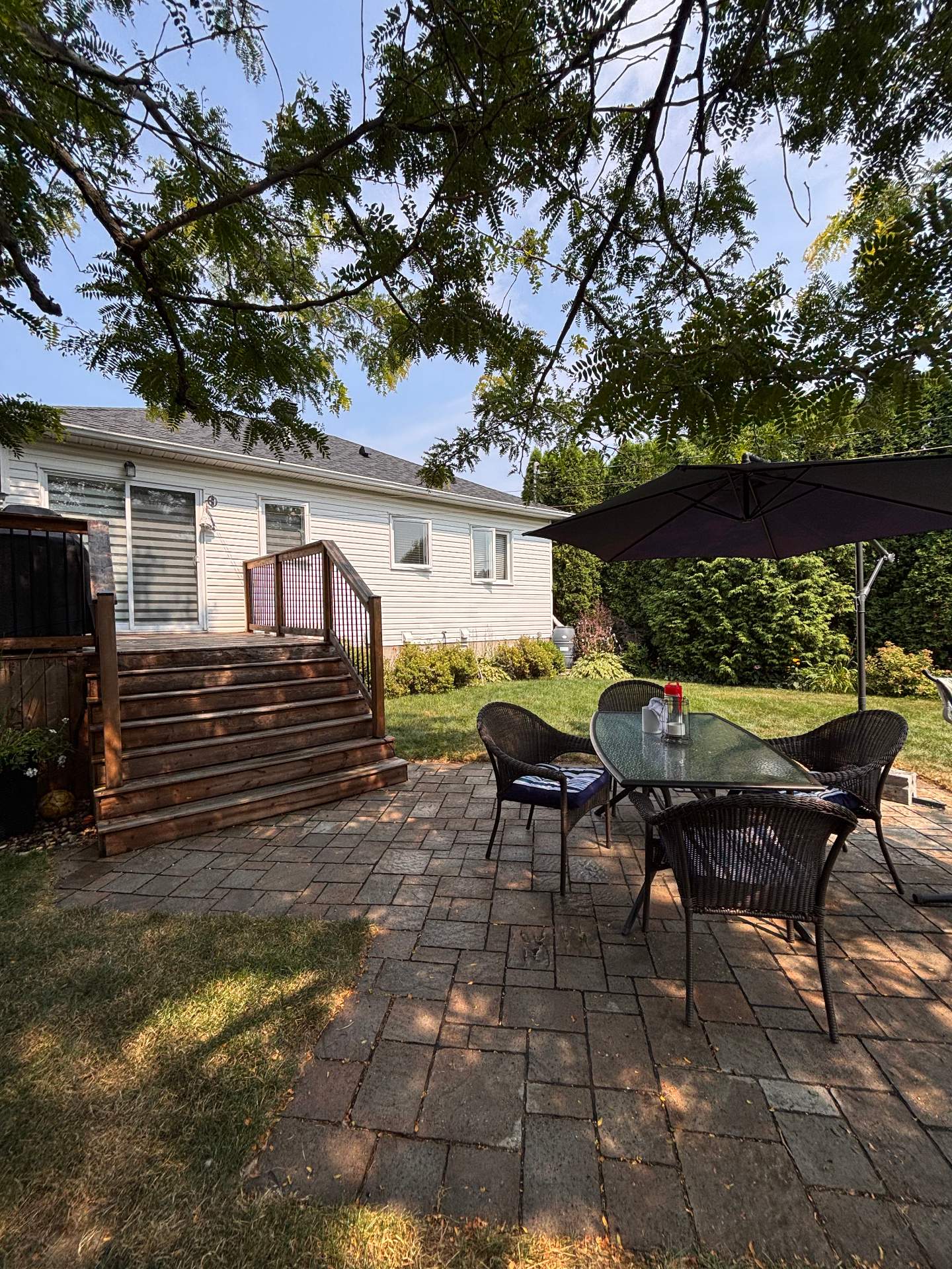 Bel espace pour salle à manger extérieure
