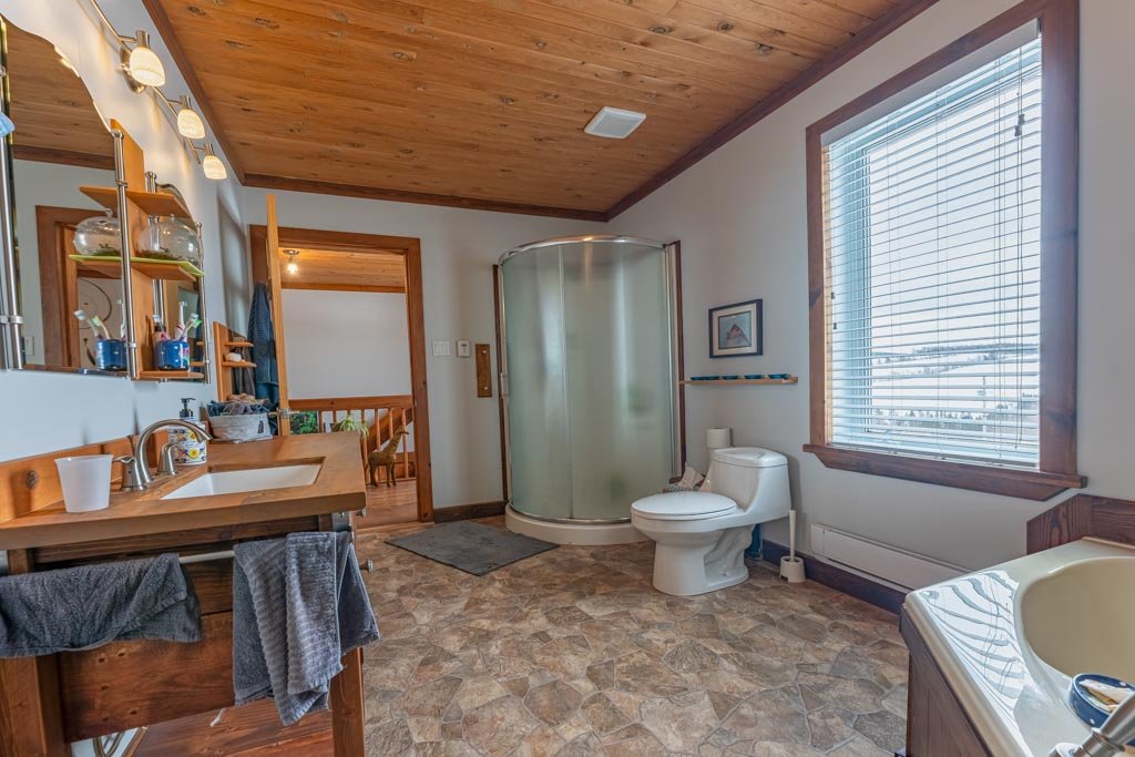 Ensuite bathroom