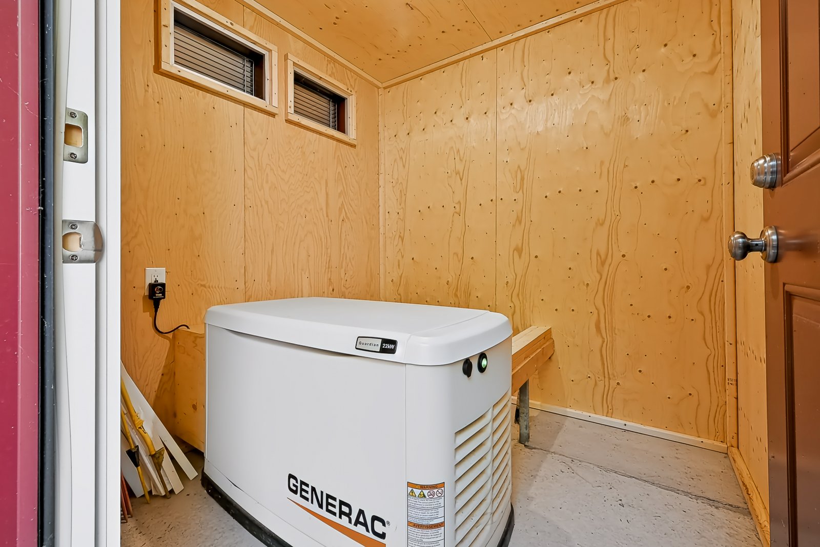 Emplacement de la génératrice automatique  22000 W