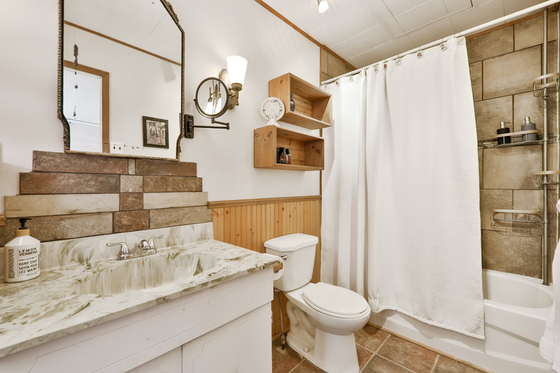 Salle de bains attenante à la CCP