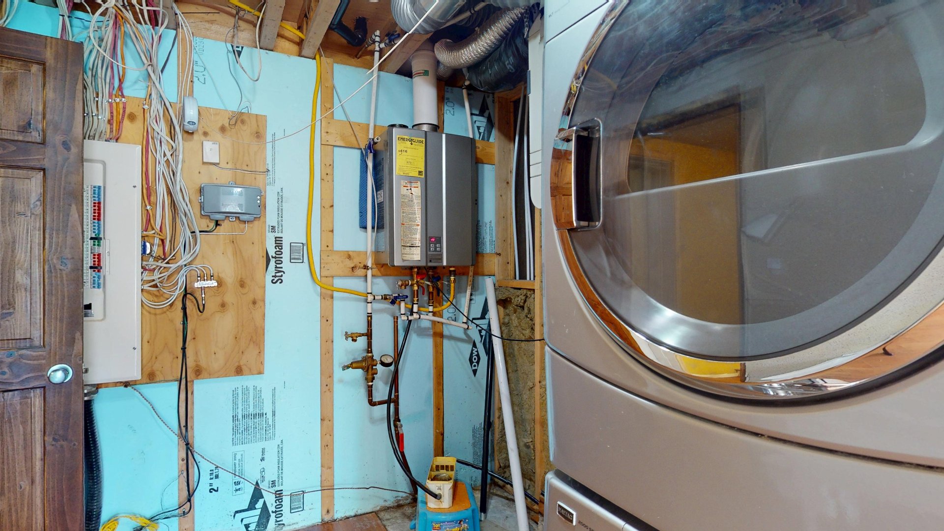 salle technique, chauffe eau instantané au propane